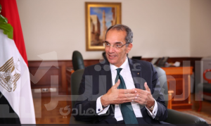 عمرو طلعت وزير الاتصالات