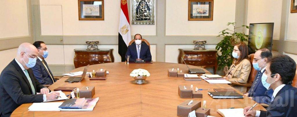 اجتماع الرئيس عبدالفتاح السيسي مع رئيس الوزراء وعدد من الوزراء والمسئولين