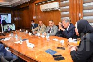 وزيرة التجارة والصناعة تبحث مع ممثلى شركة أمازون العالمية