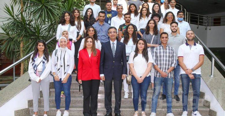 رئيس البريد يستقبل وفد شبابى من الدارسين بالخارج