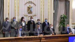 جانب من التوقيع