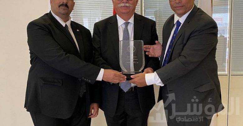 تكريم أحمد منصف
