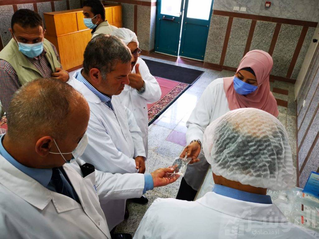 وزير قطاع الأعمال العام في جولة تفقدية بشركة النصر للكيماويات الدوائية بالقليوبية