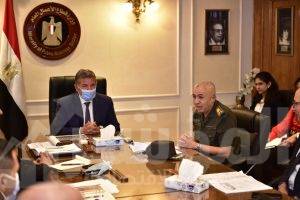 وزير قطاع الأعمال العام يستعرض موقف تطوير 3 محالج قطن في الشرقية والغربية والبحيرة