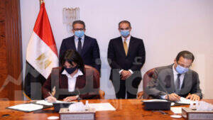 وزيرا السياحة  والاتصالات يشهدان توقيع بروتوكول لتطوير البنية التكنولوجية لوزارة السياحة والآثار