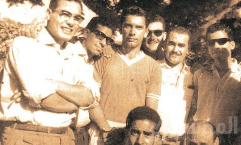 صالح سليم مع بعض العاملين بنادي البنك الأهلي المصري منهم فكري نصر وعبد الرحمن الذهبي في السبعينيات