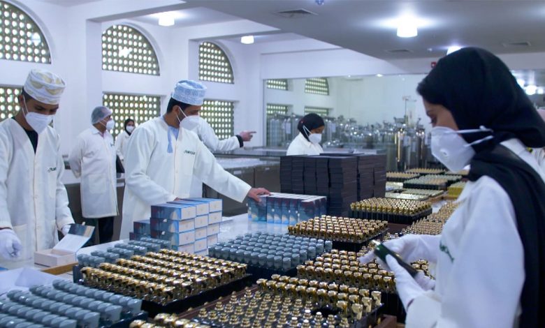 تعرفوا-إلى-عملاق-العطور-الذي-يُوصل-التقاليد-العُمانية-إلى-العالم