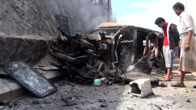 صورة اليمن: نجاة وزير بالحكومة ومحافظ عدن من تفجير بسيارة مُفخخة أدى إلى “خسائر بشرية”