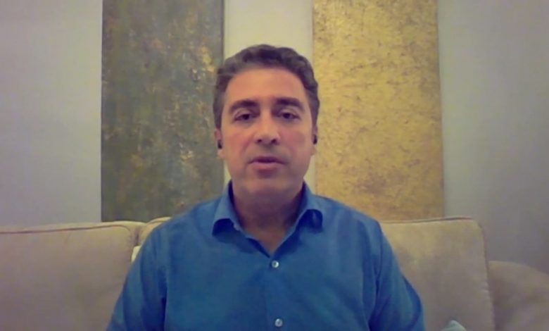 نجل-أمريكي-معتقل-بإيران:-حالة-والدي-الصحية-مُلحّة.-ونحن-بائسون-جدًا