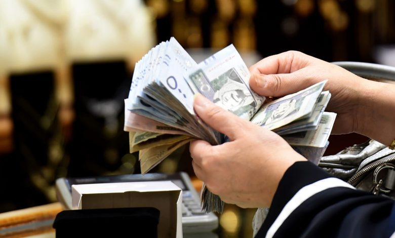 تكاليف-المعيشة-أبرز-أسباب-قلق-الشباب-العربي-بحسب-أحدث-استطلاع