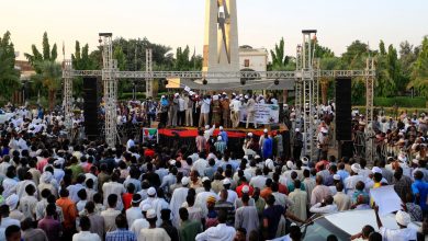 الجيش-السوداني-يغلق-كل-الطرق-المؤدية-لمقر-قيادته-قبيل-خروج-الاحتجاجات