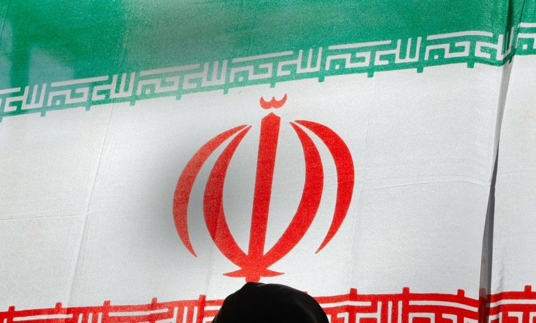 مسؤول-إيراني-يتلقى-صفعة-أثناء-تنصيبه-محافظا-لأذربيجان-الشرقية.-فما-السبب؟