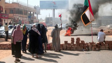 “الانقلاب-العسكري”.-السودان-في-مفترق-طرق-مجددًا-والتجربة-الديمقراطية-على-المحك