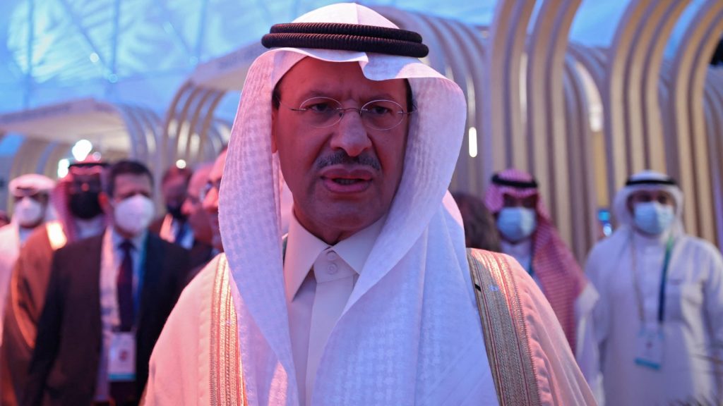 تفاعل-على-رد-وزير-الطاقة-السعودي-بعد-ربط-بايدن-للمملكة-بارتفاع-سعر-الوقود