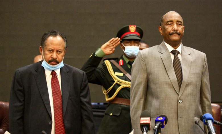البرهان-وحمدوك-يوقعان-اتفاقًا-لإنهاء-الأزمة-السياسية-في-السودان