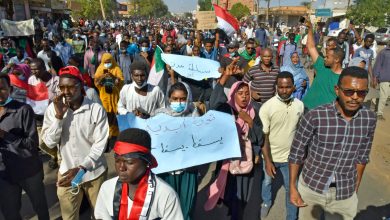 تجمع-المهنيين-السودانيين-يرفض-الاتفاق-الموقع-بين-حمدوك-والبرهان:-خيانة