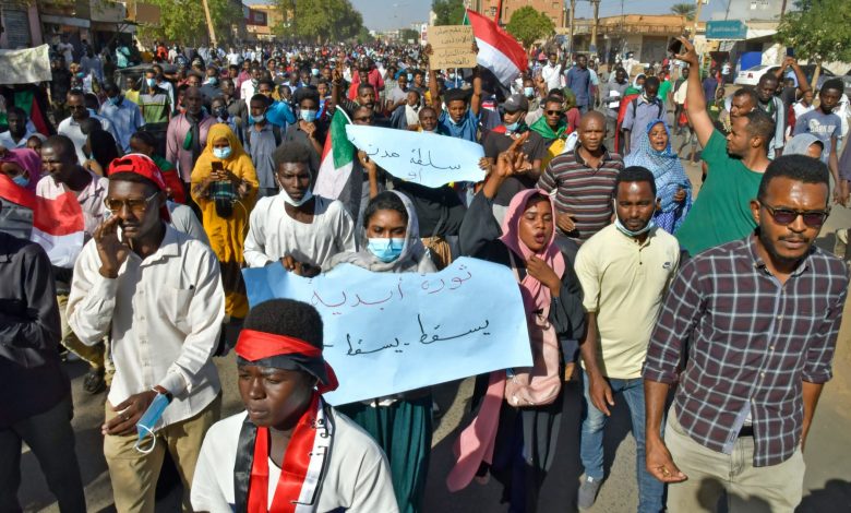 تجمع-المهنيين-السودانيين-يرفض-الاتفاق-الموقع-بين-حمدوك-والبرهان:-خيانة