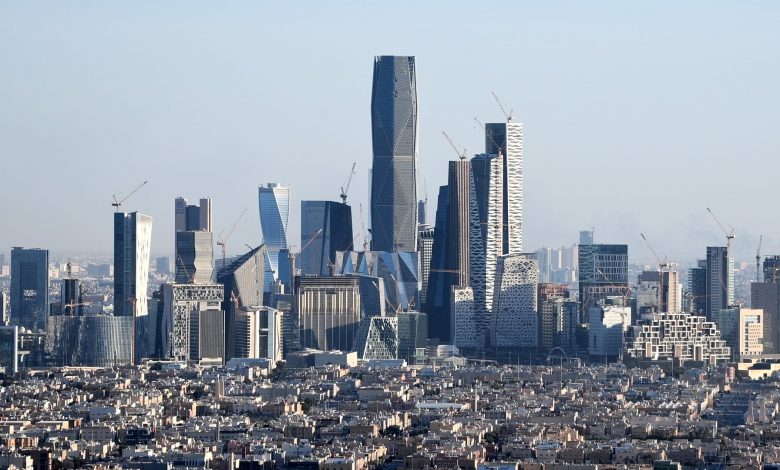 السعودية.-تفاعل-بوسم-“مشاهير-الفلس”-وأمير-يرد-على-“إدخال-رموز-الدولة-بعبثهم”