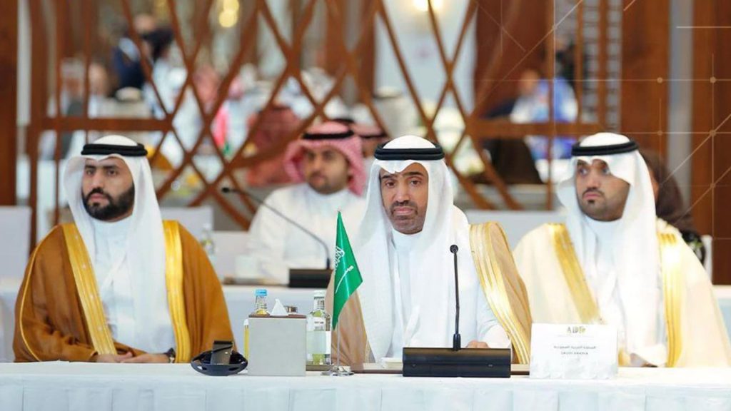 السعودية.-فيديو-استقبال-أم-عايض-“مشهورة-الأعراس”-لوزير-الموارد-يثير-تفاعلا