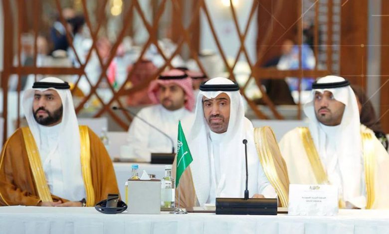 السعودية.-فيديو-استقبال-أم-عايض-“مشهورة-الأعراس”-لوزير-الموارد-يثير-تفاعلا