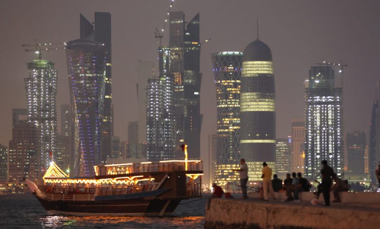 قطر-توضح-سبب-إيقاف-طاقم-إعلامي-نرويجي.-وتؤكد:-سجلنا-بحرية-الإعلام-حافل