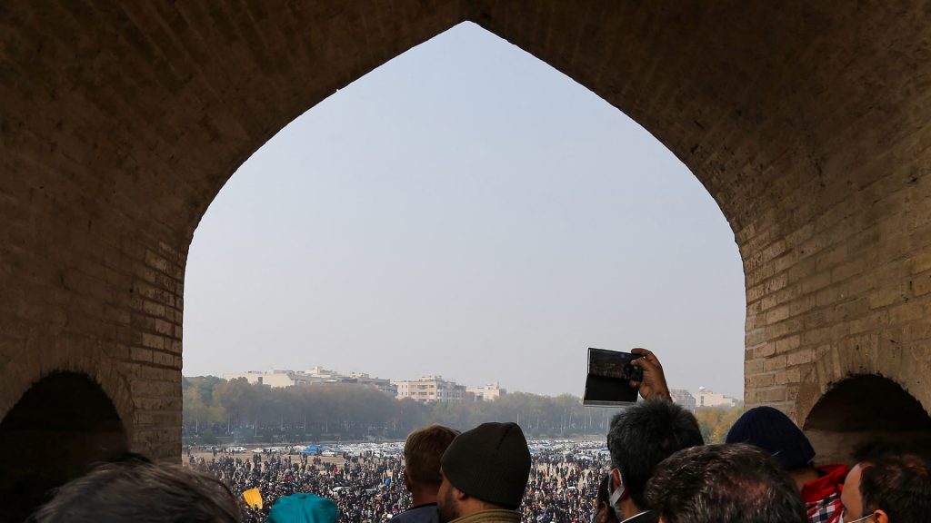 الولايات-المتحدة-تعرب-عن-قلقها-العميق-إزاء-“القمع-العنيف”-ضد-المتظاهرين-في-إيران