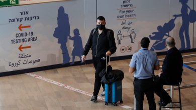 صورة إسرائيل تحظر دخول الأجانب مع الاشتباه بـ7 حالات “أوميكرون” وأخرى مؤكدة