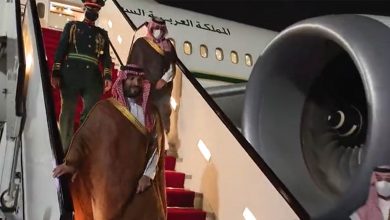 تداول-فيديو-أسلوب-ترحيب-أمير-قطر-بولي-عهد-السعودية-لحظة-نزوله-من-الطائرة