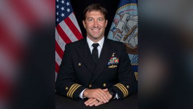 صورة مقتل قائد بارز بقوات البحرية الأمريكية “سيلز” إثر حادث تدريب مأساوي