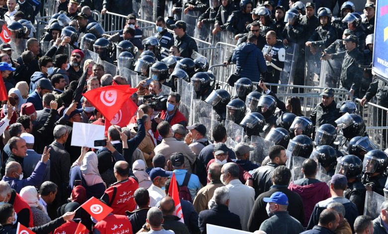 تونس:-طرح-منصة-استفتاء-إلكتروني-لتلقي-مقترحات-على-إصلاحات-قيس-سعيد
