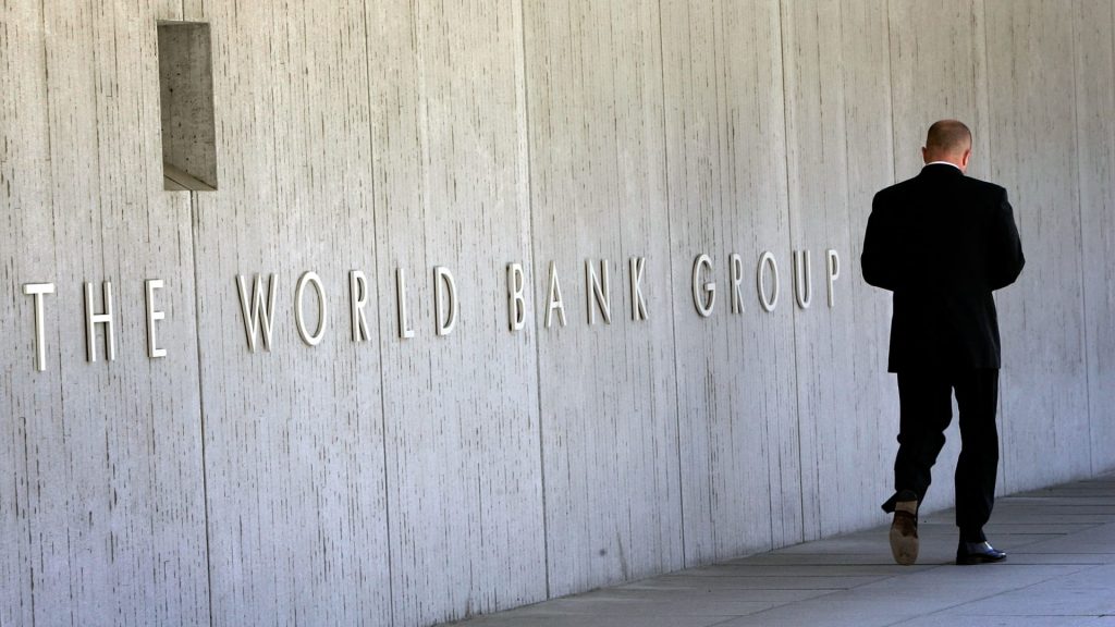 مصر-البنك-الدولي-يرفع-توقعاته-لنمو-الاقتصاد-إلى-55%.-وخبراء-يفسرون-الأسباب