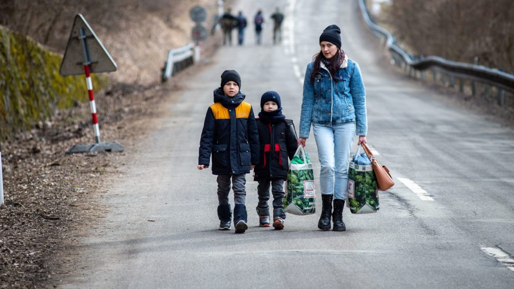 في-أسبوعين-فقط.-مليون-و200-ألف-لاجئ-عبروا-حدود-بولندا-مع-أوكرانيا