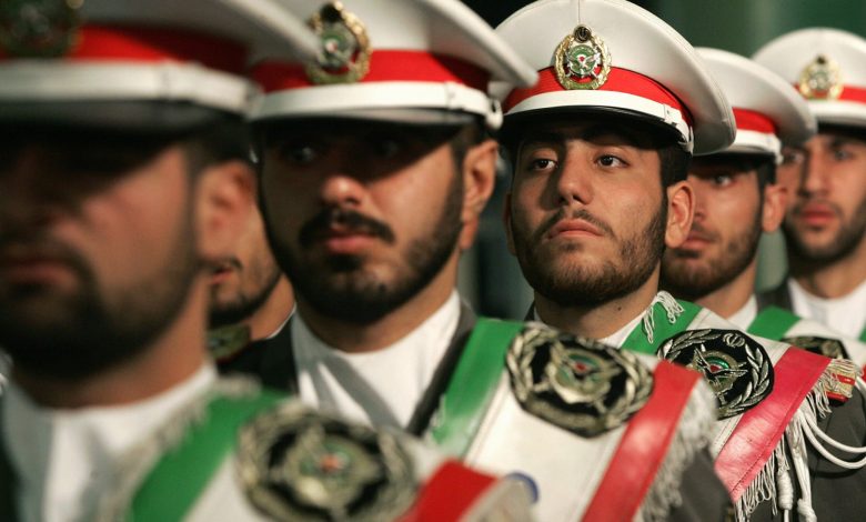 إيران-تعلن-مقتل-ضابطين-من-الحرس-الثوري-في-قصف-على-سوريا-وتتوعد-إسرائيل