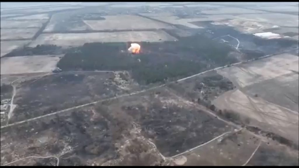 فيديو-يظهر-قصف-مدفعيات-أوكرانية-لقوات-روسية-متخفّية-وسط-أشجار-كثيفة