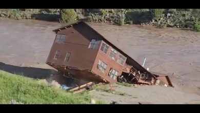 شاهد.-لحظة-انهيار-مبنى-بسبب-فيضانات-في-ولاية-مونتانا