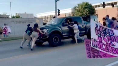 فيديو-يُظهر-مواجهة-عنيفة-بين-سائق-شاحنة-ومحتجين-ضد-حكم-الإجهاض-في-أمريكا