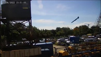 كاميرا-مراقبة-تُظهر-لحظة-سقوط-صاروخ-روسي-على-مركز-تجاري-في-أوكرانيا