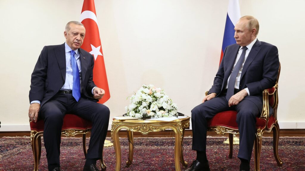 تداول-فيديو-انتظار-بوتين-لأردوغان-لما-يقارب-الدقيقة-في-طهران-ومغردون:-رد-اعتبار