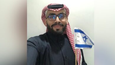 وسط-جدل-دخول-مذيع-إسرائيلي-مكة.-“إسرائيل-بالعربية”-تنشر-فيديو-لـ”ناشط-سلام”-سعودي-يغني-بالعبرية