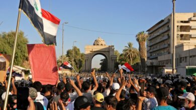 محتجون-عراقيون-يقتحمون-المنطقة-الخضراء-ببغداد-لرفض-ترشيح-السوداني-رئيسًا-للوزراء
