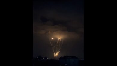 شاهد-لحظة-اعتراض-القبة-الحديدية-لوابل-صواريخ-من-غزة-أطلقت-نحو-مناطق-عدة-في-إسرائيل