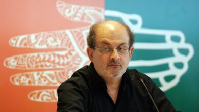 خامنئي-علق-مؤخرا-على-فتوى-إهدار-دم-سلمان-رشدي