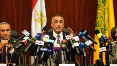 مسؤول-في-البنك-المركزي-المصري:-لن-نقوم-بتخفيض-كبير-في-أسعار-الصرف