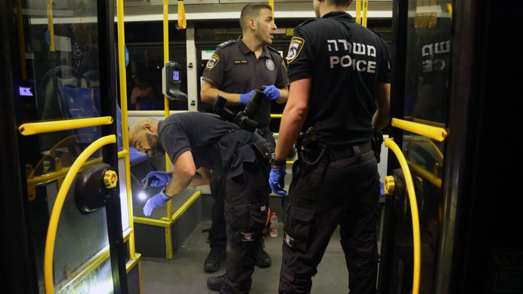 الشرطة-الإسرائيلية:-المشتبه-به-بإطلاق-النار-بالقدس-سلم-نفسه