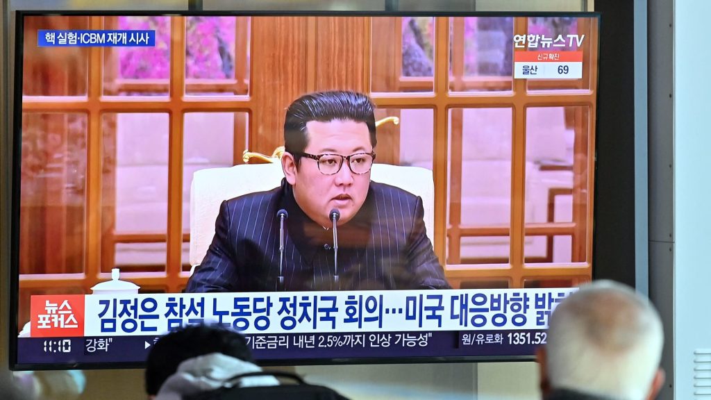 كوريا-الشمالية-تقر-قانونا-بشأن-استخدام-السلاح-النووي.-وكيم-جونغ-أون-يعلق