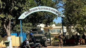 بوركينا-فاسو.الجيش-يعلن-الإطاحة-بزعيم-المجلس-العسكري-وحل-الحكومة