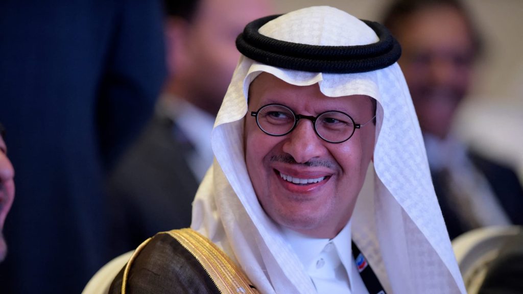 وزير-الطاقة-السعودي-يستشهد-بمسرحية-في-تعليقه-على-قرار-أوبك+-خفض-إنتاج-النفط