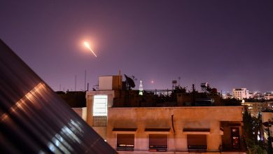 سوريا-تعلن-تصدي-دفاعاتها-الجوية-لـ”صواريخ-إسرائيلية”-في-محيط-دمشق.-وتوضح-الخسائر