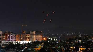 سوريا-تعلن-تصدي-دفاعاتها-الجوية-لـ”صواريخ-إسرائيلية”-في-محيط-دمشق