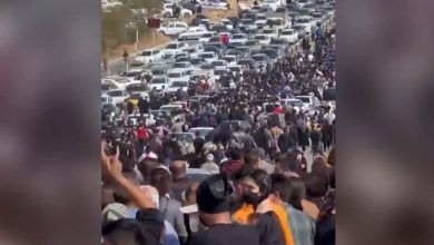 إيرانيون-يتظاهرون-عند-قبر-مهسا-أميني-في-ذكرى-الأربعين.-ودعوات-تغيير-النظام-تتعالى